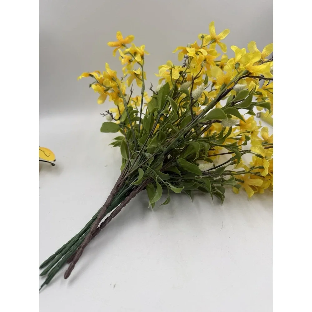 Bees - Flower Floral Arrangement - Spring Summer Decoration - Table Centerpiece